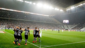 O Corinthians pode ser campeão no próximo final de semana, desde que vença o time paranaense, em sua arena, e o Atlético-MG não bata o Figueirense, fora de casa