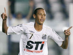 Neymar, revelado pelo Santos em sua primeira temporada como profissional, em 2009