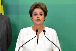 O aumento da pena pelo crime aplicado a maiores de 60 anos, argumentou, é uma forma de "desestimular" a prática. O estelionato é um crime econômico, praticado quando alguém tira vantagem por meio de fraudes ou atos ilícitos