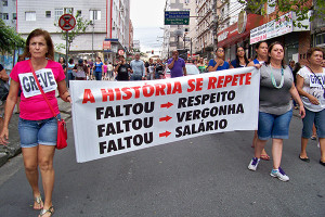 protesto servidores são vicente