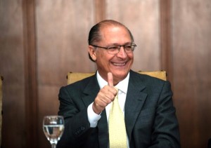 Alckmin disse que não vê que o STF (Supremo Tribunal Federal) tenha identificado abuso da Câmara no andamento do andamento do pedido de deposição de Dilma e, por isso, tenha suspendido, provisoriamente, a tramitação do processo