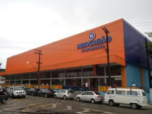 A unidade santista é a sexta montada pela rede e funciona diariamente atendendo tanto pessoas físicas como jurídicas.