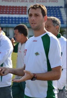 Ricardo é formado em Educação Física pela PUC de Campinas e possui vários cursos de especialização em Gestão Técnica de Futebol