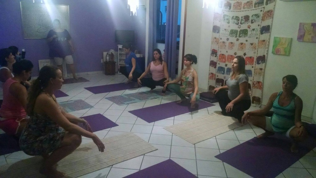 Conheça os benefícios da yoga na gestação