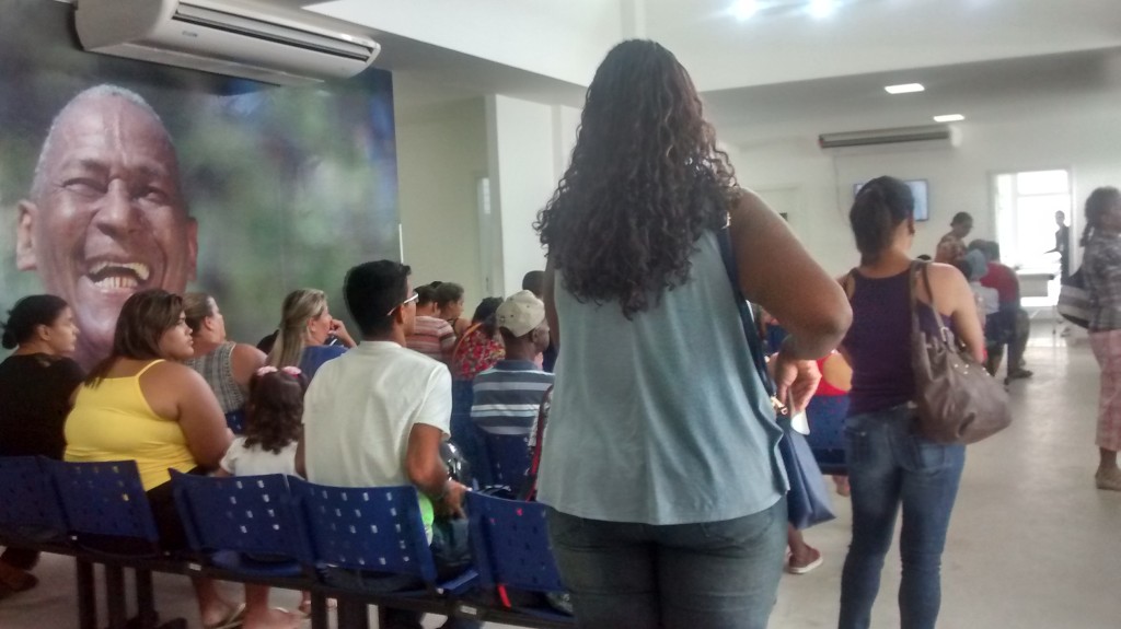 Mesmo moderna, unidade de saúde apresenta demora no atendimento