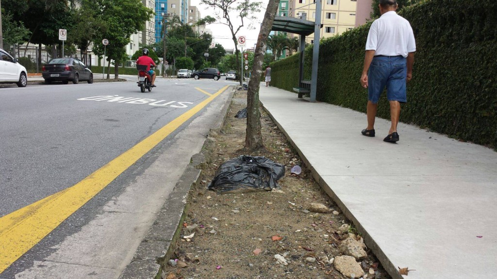 Conclusão das calçadas na Aparecida não têm previsão