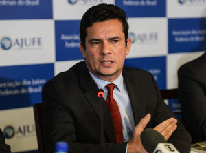 Segundo procuradores, o objetivo da proposta aprovada pela Câmara é reduzir a força das investigações da Lava-Jato, hoje comandada pelo juiz federal Sérgio Moro.