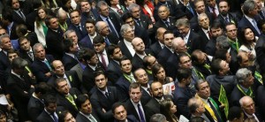 Em um dos raros momentos, o País pode conferir todos os seus representantes na Câmara Federal.