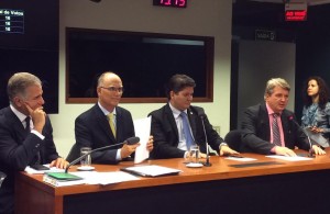 O deputado federal João Paulo Papa, ao lado de Júlio Lopes (PP-RJ - à esq), ex-presidente da CDU;  Heuler Cruvinel e Jaime Martins.