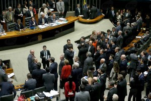 Plenário da Câmara dos Deputados durante sessão para votar a Desvinculação das Receitas da União (DRU) até 2023 e reajustes salariais de servidores