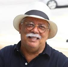 Vereador Carabina (PSDB) é acusado pelo Ministério Público de praticar nepotismo ao indicar seu genro como assessor. Ele nega