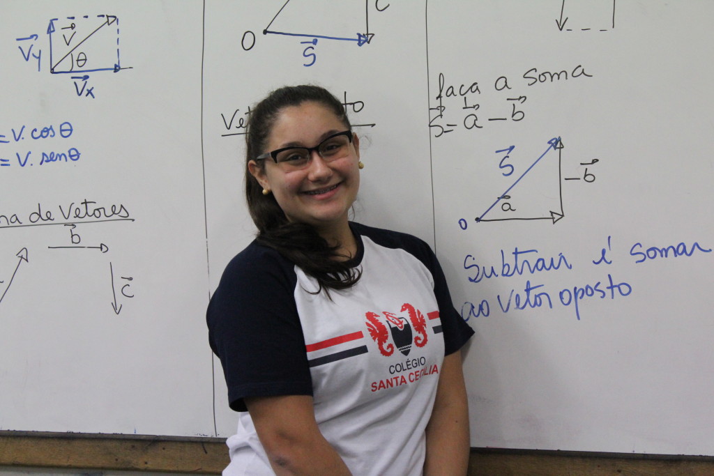 Santista é selecionada para curso de Física em Portugal