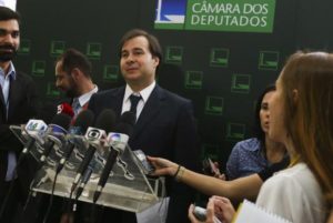 Rodrigo Maia, em entrevista, disse que pretende garantir quórum para as votações na Câmara no período antes das eleições municipais de outubro 
