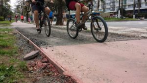 Trecho esquecido na orla fica em frente ao Posto 5, no Boqueirão.