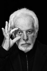 Alejandro Jodorowsky (Tocopilla, 17 de fevereiro de 1929) é um cineasta, poeta, escritor