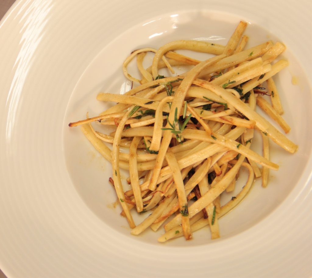 espaguete de pupunha com ervas