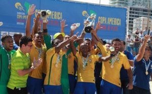Título foi conquistado após vitória por 12 a 2 contra o Paraguai. Seleção brasileira fechou o ano invicta, com 22 vitórias em 22 jogos.