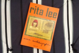 No livro, Rita Lee conta passagens de sua história musical e particular