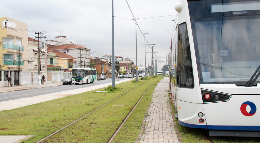 Tarifas começam a ser integradas entre VLT e ônibus em Santos