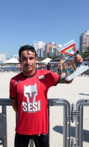 Flávio foi o vencedor da 26ª prpva do Triathlon Internacional de Santos, ocorrido na praia do Boqueirão