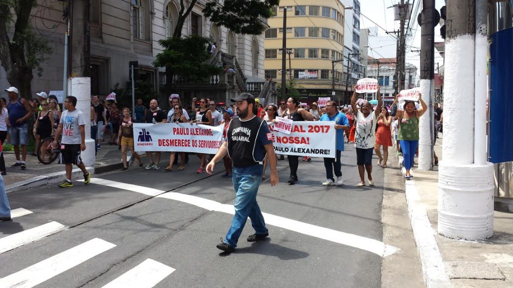 Servidores fazem ato no Gonzaga