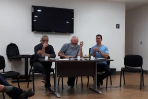 Na ordem: o secretário de Meio Ambiente, Marcos Libório e os vereadores Benedito Furtado e Fabrício Cardoso Oliveira