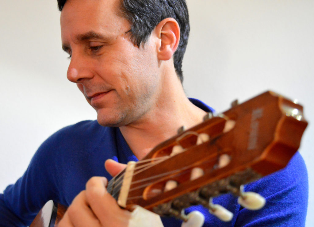 Músico lança campanha de colaboração coletiva para lançamento de CD solo