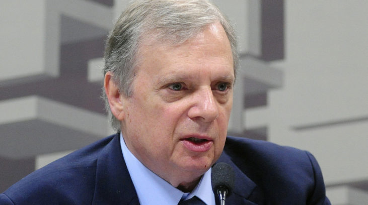 Com a saída temporária de Aécio Neves, presidente interino do PSDB, Tasso Jereissati, ocupará o cargo.