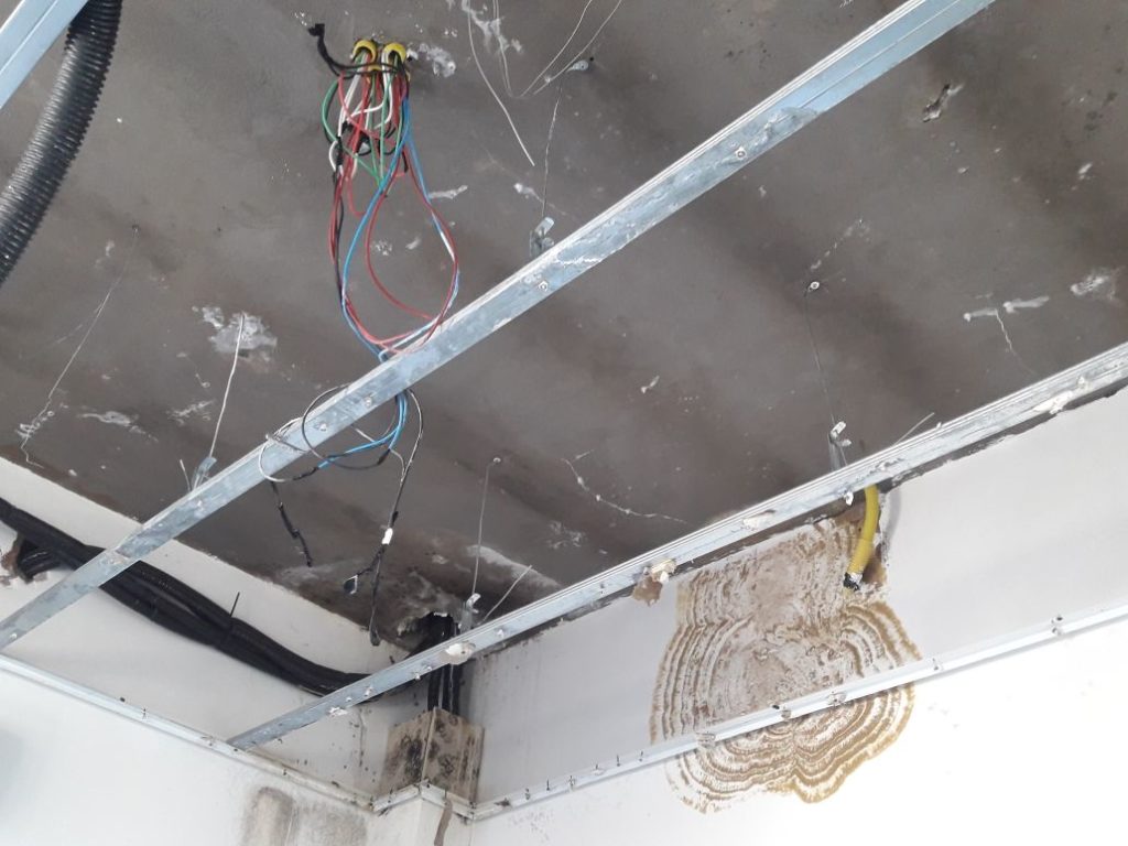 Serviços cruzam os braços por más condições em policlínica no São Bento