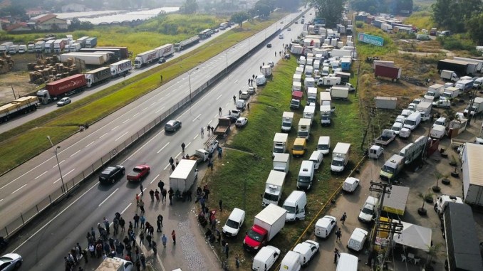 Greve dos caminhoneiros