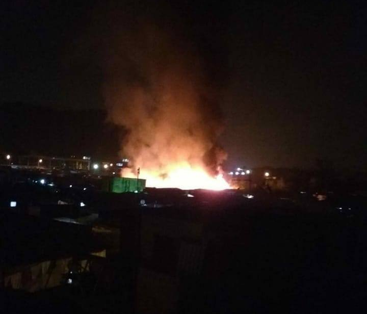 Cerca de 20 moradias na Vila Esperança são destruídas por incêndio