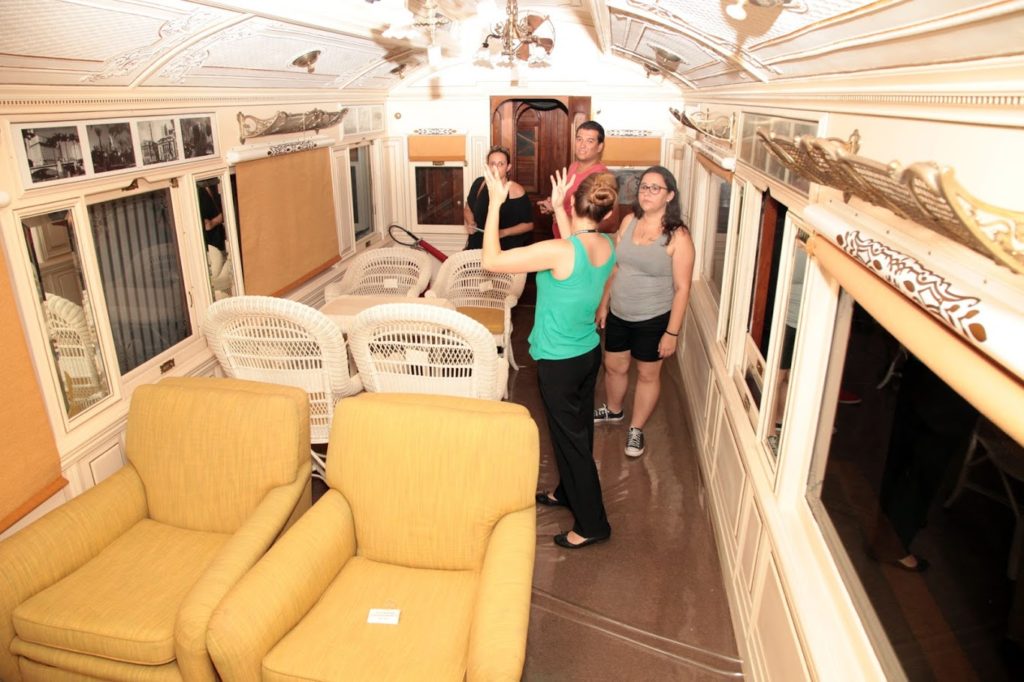 Setur promove visita guiada à garagem do bonde nos 152 anos da ferrovia