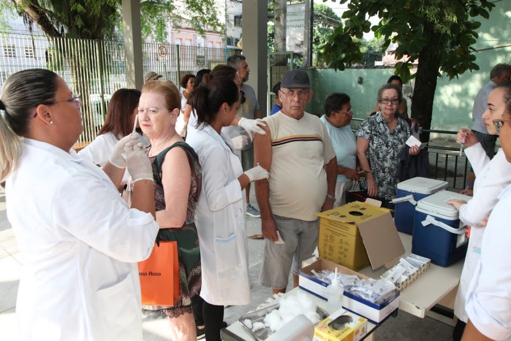 Após bater a meta, campanha contra a gripe chega ao fim em Santos