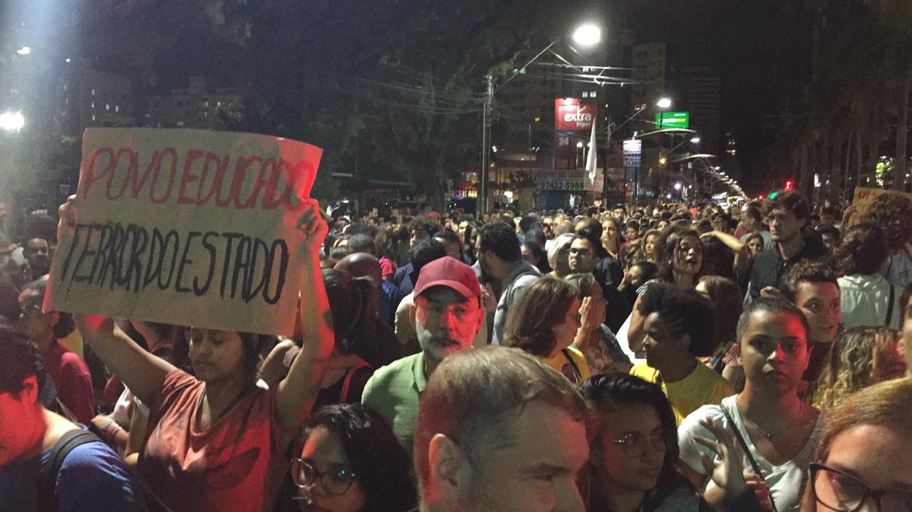 manifestação educação