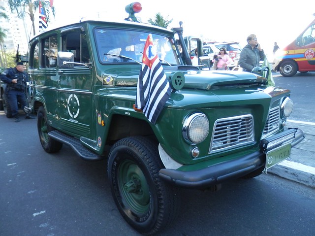 Desfile e Exposição de Carros Militares
