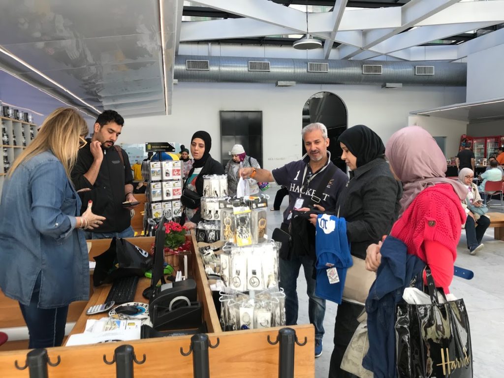 Turistas do Kuwait conhecem atrações de Santos