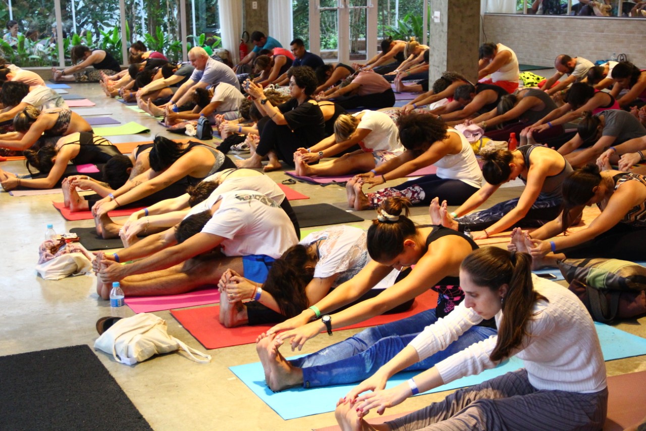 Yoga Pé na Areia