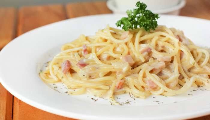 macarrão spaguetti à carbonara