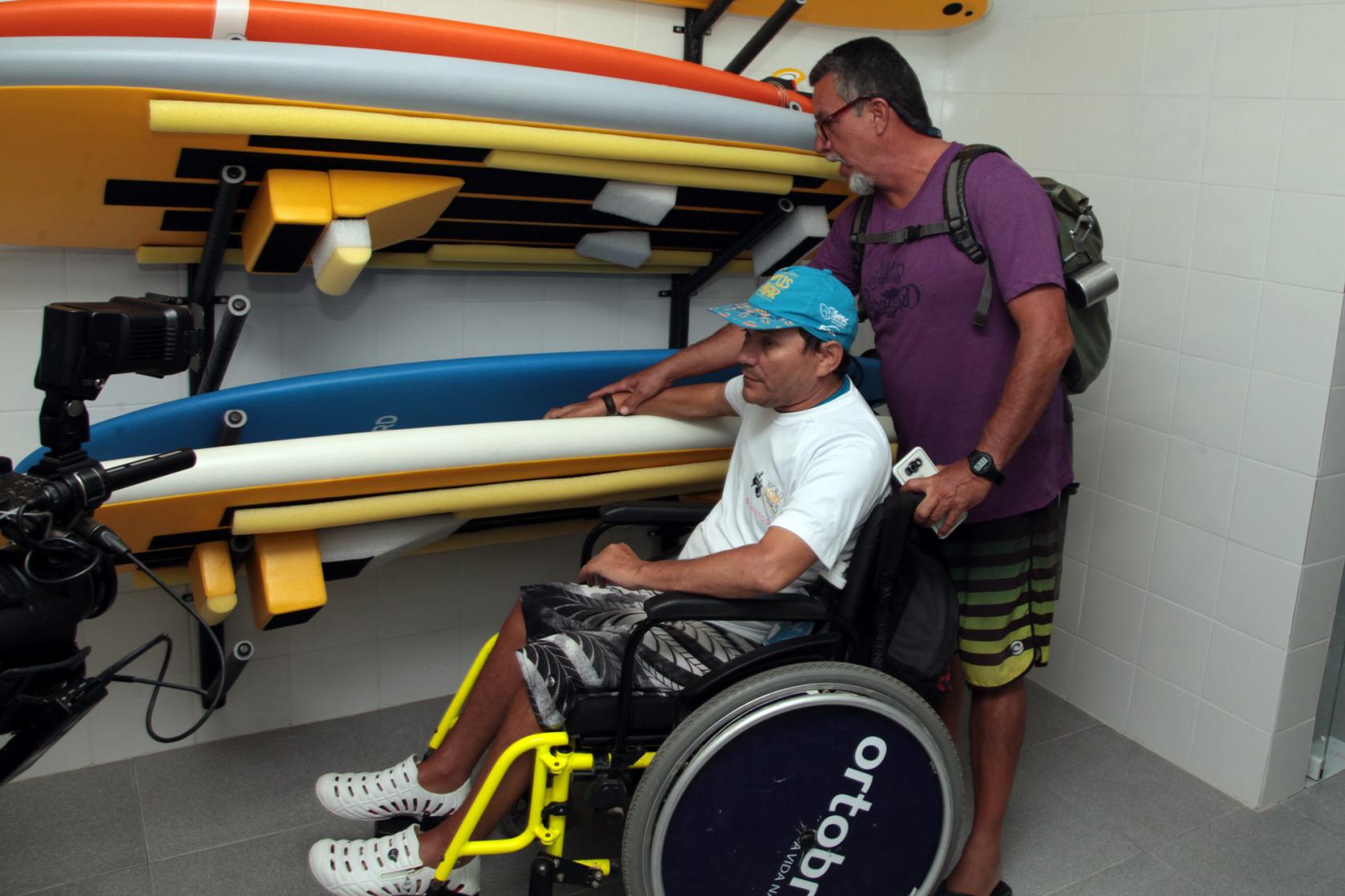 Escola Radical de Surf Adaptado