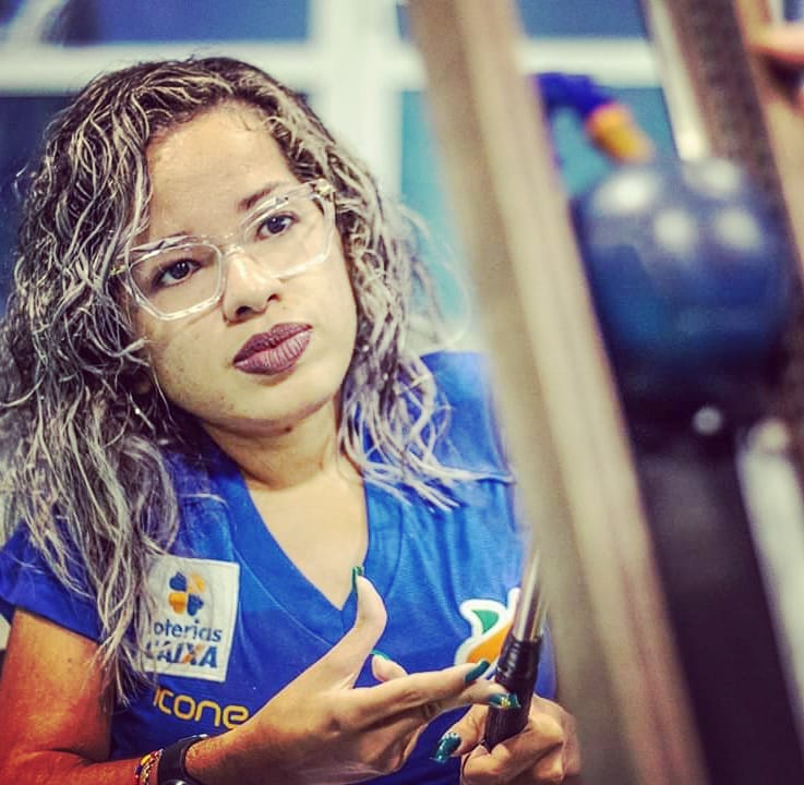 Atletas Paralímpicos - Evelyn Oliveira