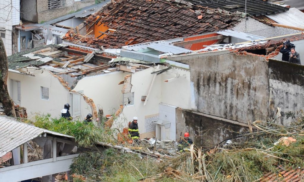 Após 7 anos da queda do avião de Eduardo Campos, famílias aguardam indenização