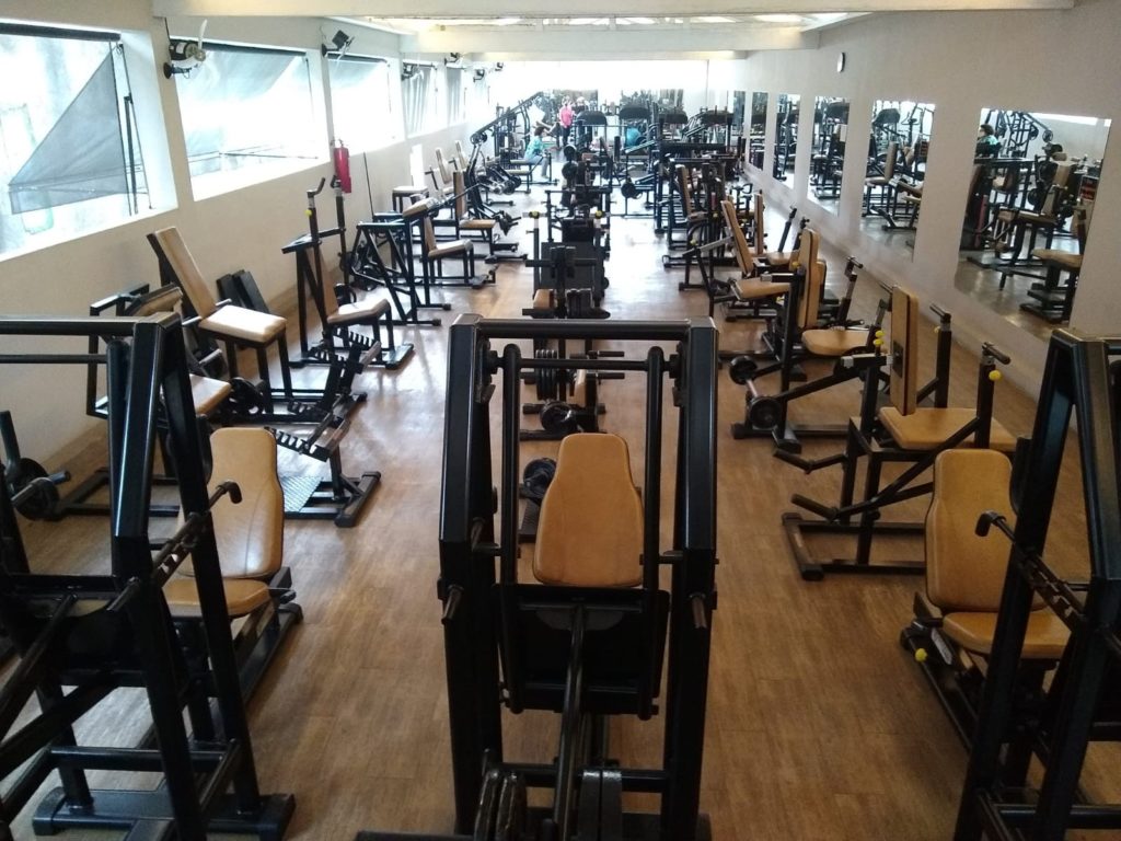 Afinal, crianças podem ou não fazer academia?