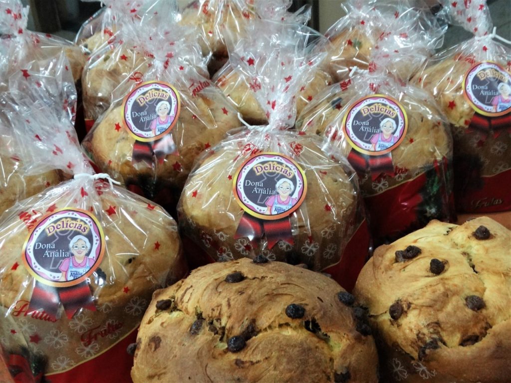 Educandário Anália Franco inicia venda de panetones e chocotones