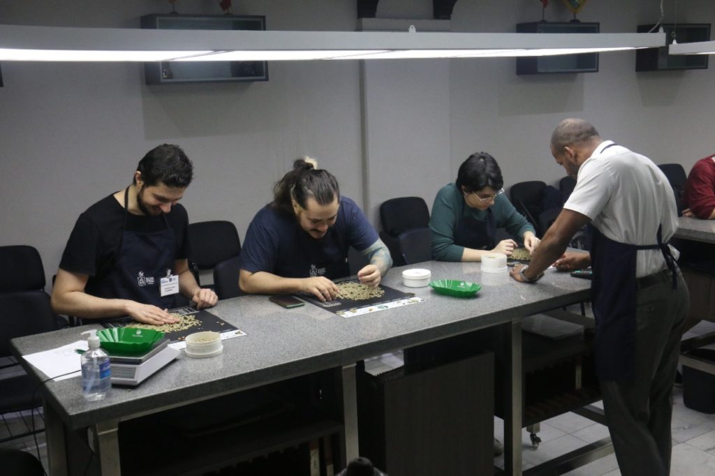 Inscrições abertas para o curso de Classificação e Degustação de Café