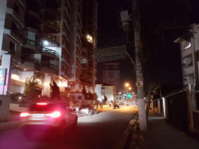 Na Rua Oswaldo Cruz, no Boqueirão, escuridão preocupa moradores