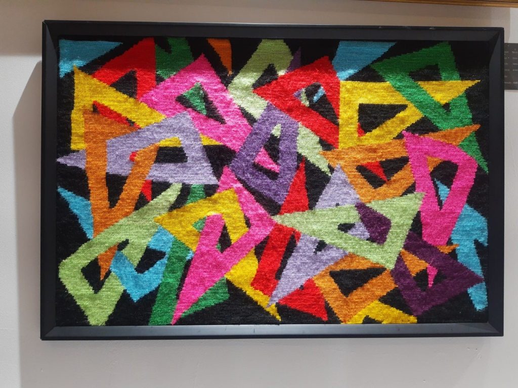 Brisamar Shopping recebe exposição com artistas premiados da Academia Vicentina