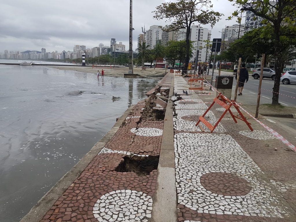 Último trecho das muretas da Ponta da Praia começa a ser recuperado em dezembro