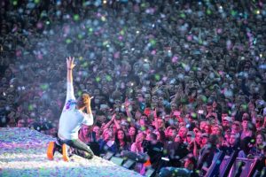 Coldplay adia shows no Brasil por causa de infecção pulmonar séria do vocalista