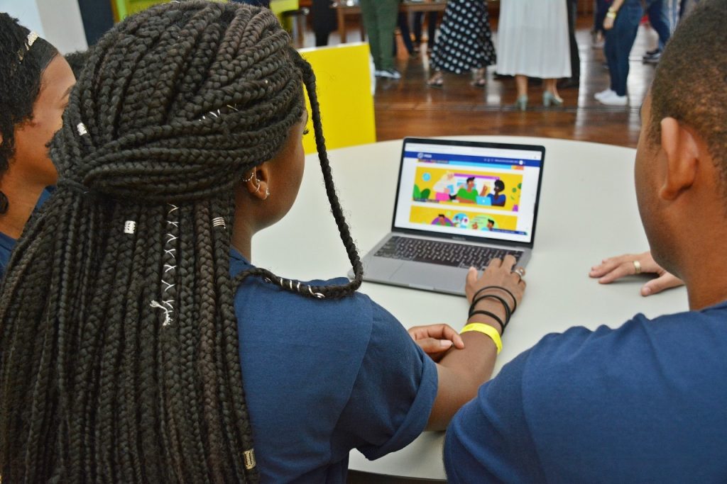 Instituto PROA abre 4500 vagas de curso grátis online para jovens de baixa renda