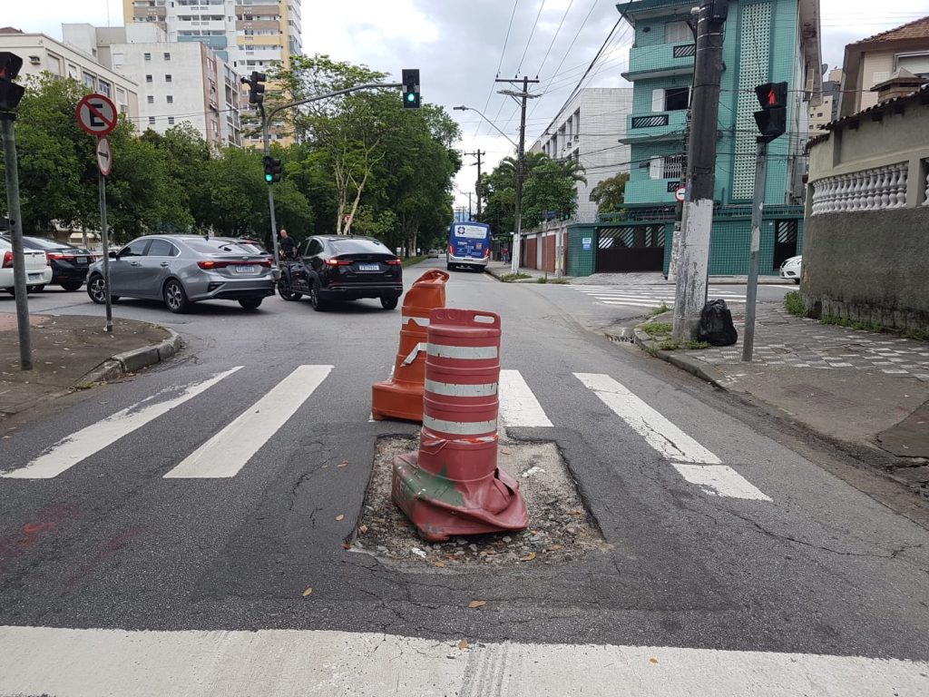 Buracos viram rotina em ruas de diversos bairros de Santos